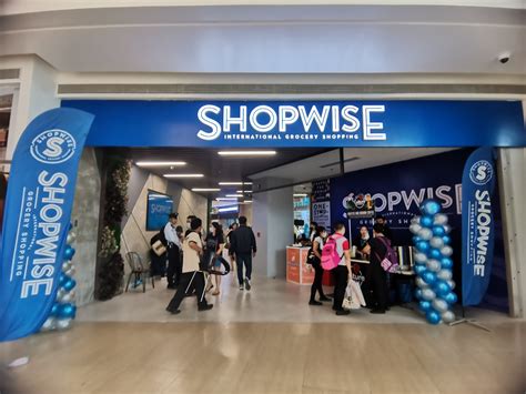 LOOK: Shopwise is now at the new Gateway Mall .